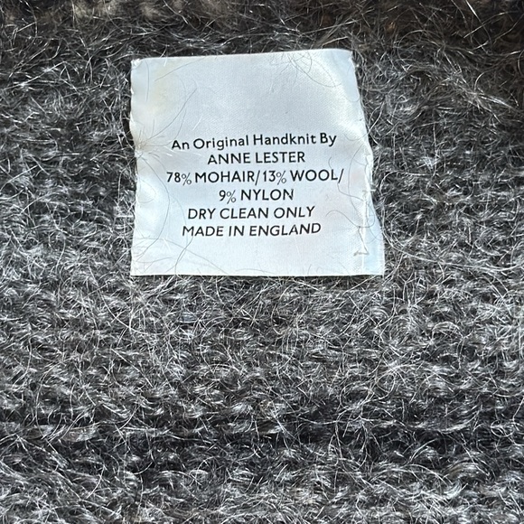 AN ORIGINAL HAND KNIT BY ANNE LESTER MOHAIR & WOOL BALLOON SLEEVE V NECK SWEATER - Picture 13 of 13